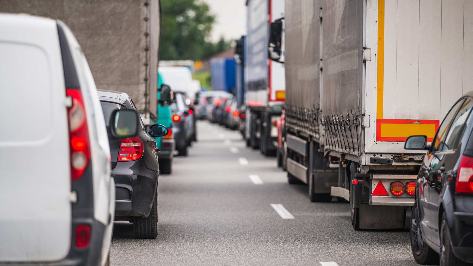 A picture of heavy traffic jam