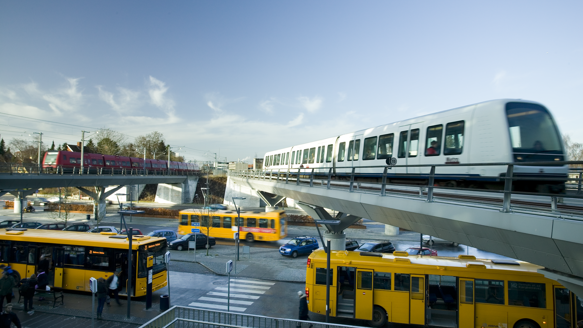 Metro og stog samt bus