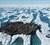 Leister 2022 ekspeditionen opdagede flere strandede is-øer nord for Grønland med jord, småsten og mudder på toppen, som får dem til at ligne små øer. Men der er tale om grundstødte is-bjerge, som kan flytte sig og forsvinde igen. (Foto: Martin Nissen/SDFI)
