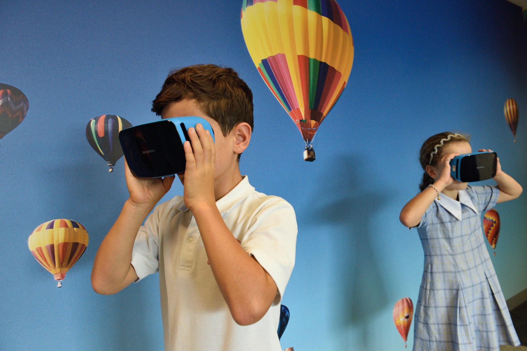 Kids with VR glasses ©DTU picture Kids with VR glasses